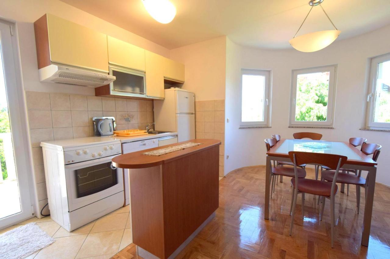Apartment Mirela Малинска Экстерьер фото
